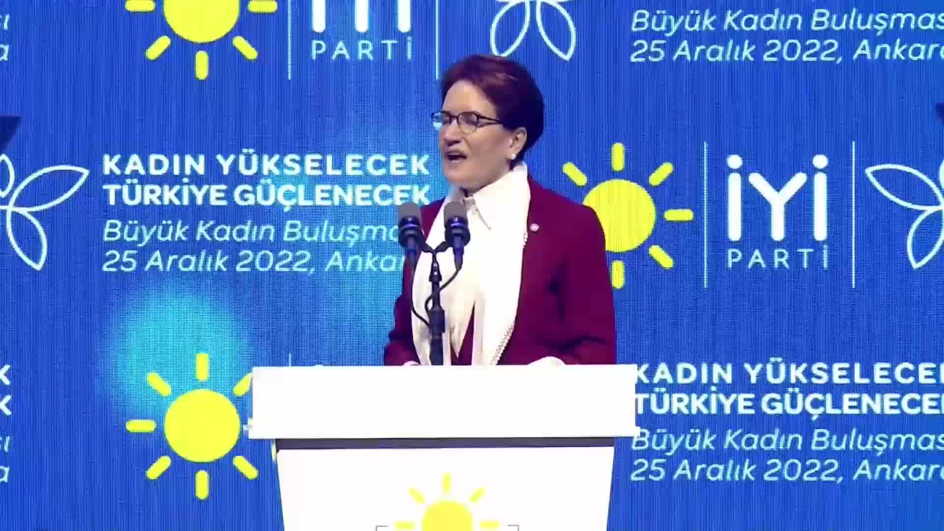 AKŞENER, “BÜYÜK KADIN BULUŞMASI”NDA ERDOĞAN’I ELEŞTİRDİ: "MAKBUL ADAM OLAN YANDAŞLAR KAMU İHALELERİNE ÇÖKMÜŞ, YANDAŞLARI SEÇERKEN BİLE AYRIMCILIK YAPMIŞ, ONLARI ERKEKLER ARASINDAN SEÇMİŞ"