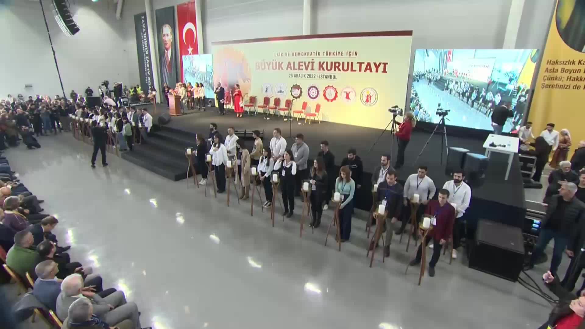 BÜYÜK ALEVİ KURULTAYI... ALEVİ DERNEKLER FEDERASYONU BAŞKANI CELAL FIRAT: "İKTİDAR, BİZİ KİMLİKSİZLEŞTİRİP SÜNNİLEŞTİRMEK İSTİYOR"