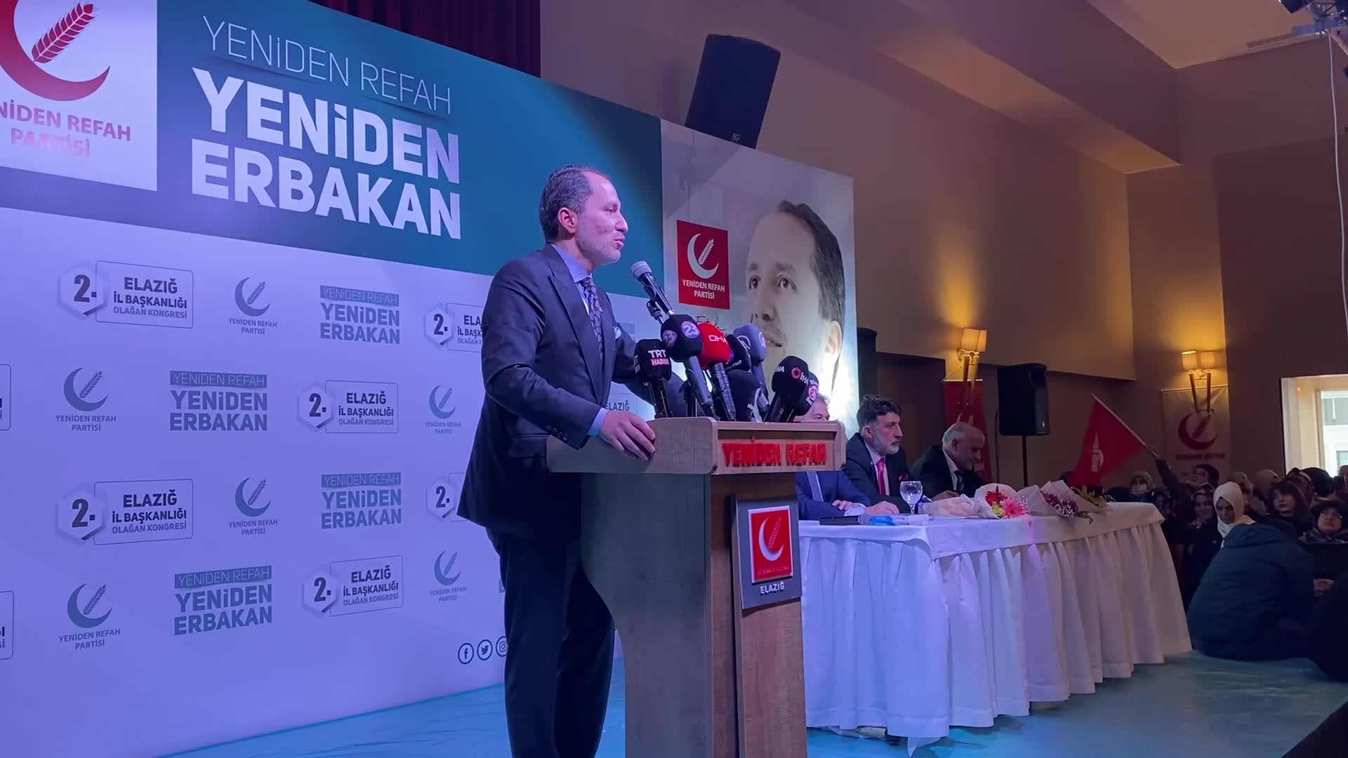 FATİH ERBAKAN: "CEBİNDE BİR DOLARI OLAN İNSAN BİLE MERKEZ BANKASI'NDAN DAHA ZENGİN"