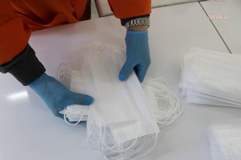 TUTUKLU VE HÜKÜMLÜLER DÖRT AYDA 20 MİLYON MASKE ÜRETTİ