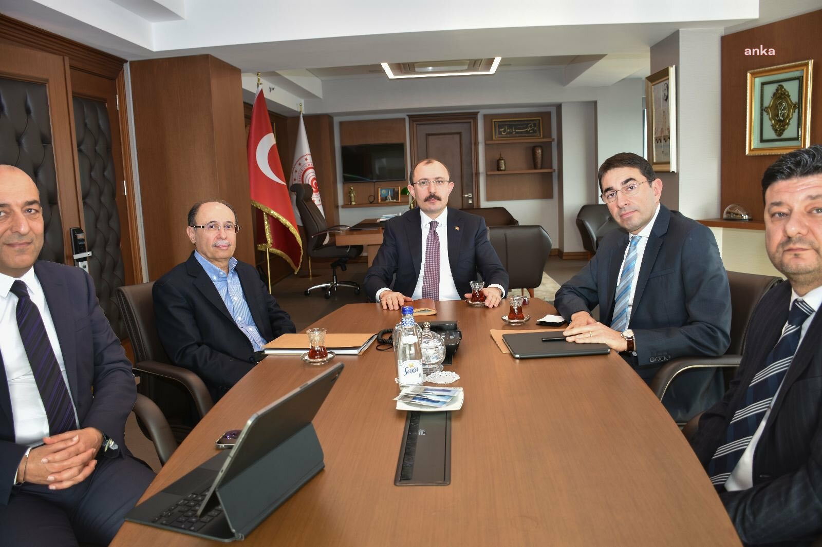 BAKAN MUŞ: 4 ZİNCİR MARKETİN GENEL MÜDÜRLERİNE, ASGARİ ÜCRET ZAMMI SONRASI ETİKET FİYATLARIYLA İLGİLİ UYARILARDA BULUNDUK