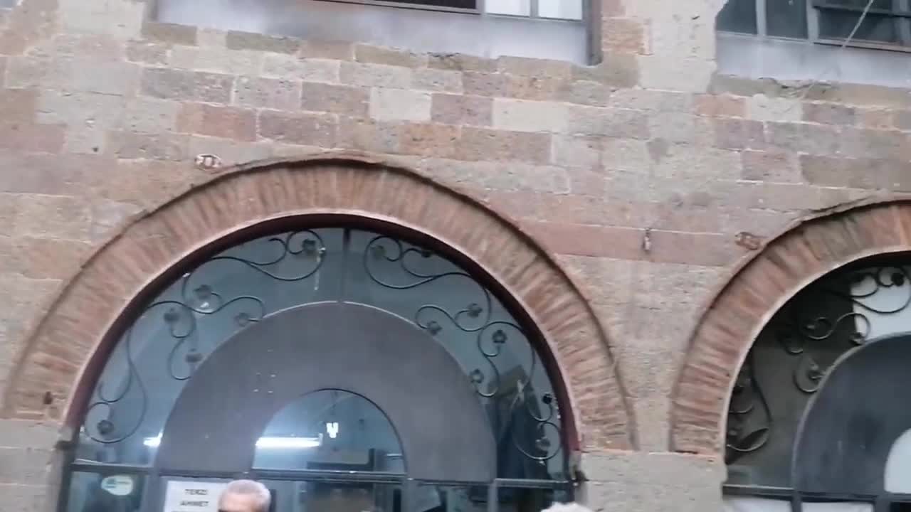 AHMET KAYA, TRABZON’DA KİRALARINA YÜZDE 322 ZAM YAPILAN TAŞHAN ESNAFINI ZİYARET ETTİ: “BÖYLE BİR KİRA ZAMMI VİCDANİ, AHLAKİ, İNSANİ DEĞİL”