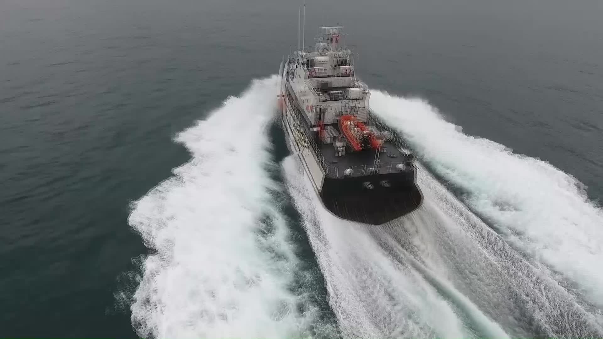 SİNOP AÇIKLARINDA YANAN GEMİNİN KAYIP KAPTANINI ARAMA ÇALIŞMALARI SÜRÜYOR