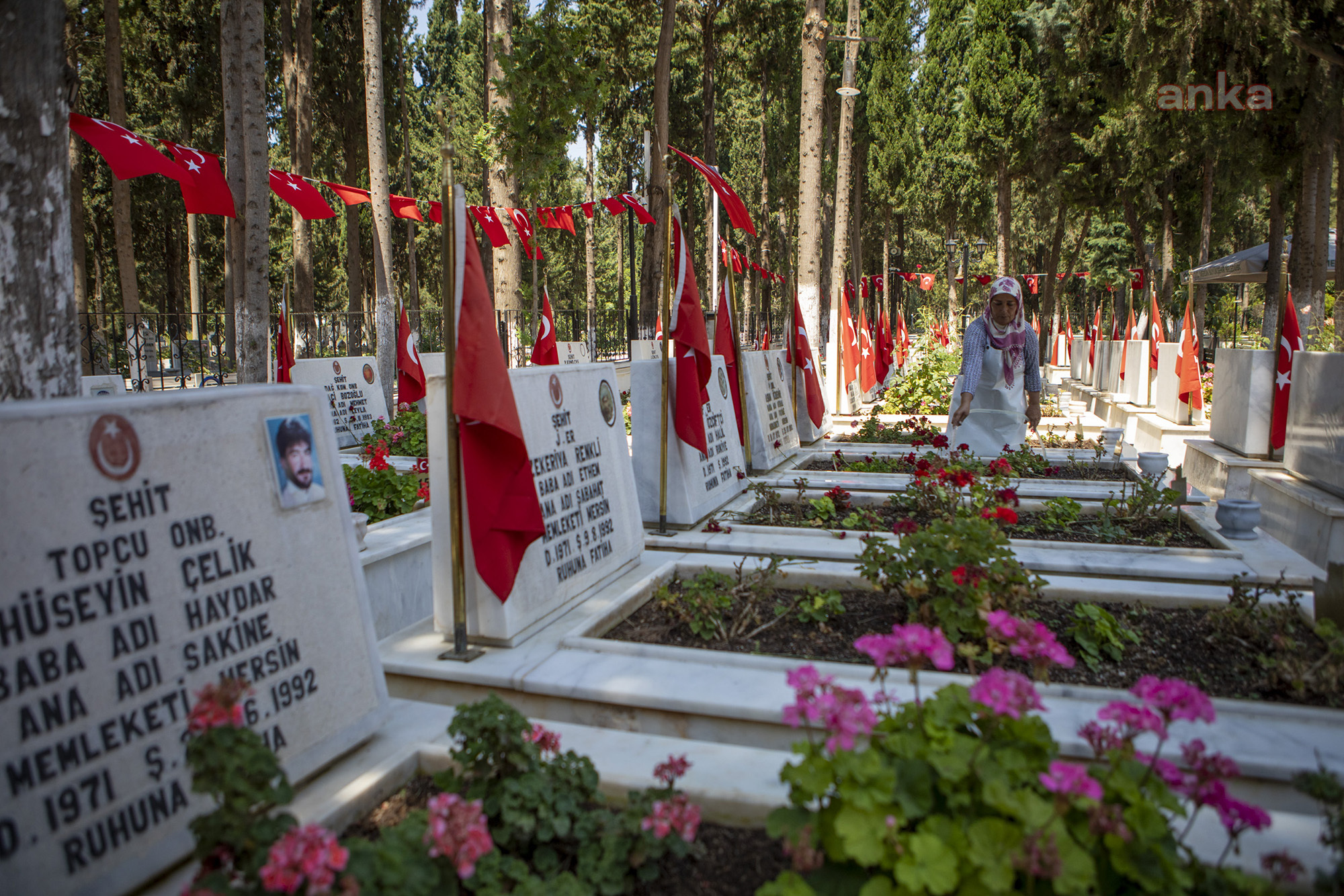 MERSİN BÜYÜKŞEHİR’DEN MEZARLIKLARDA “BAYRAM TEMİZLİĞİ”
