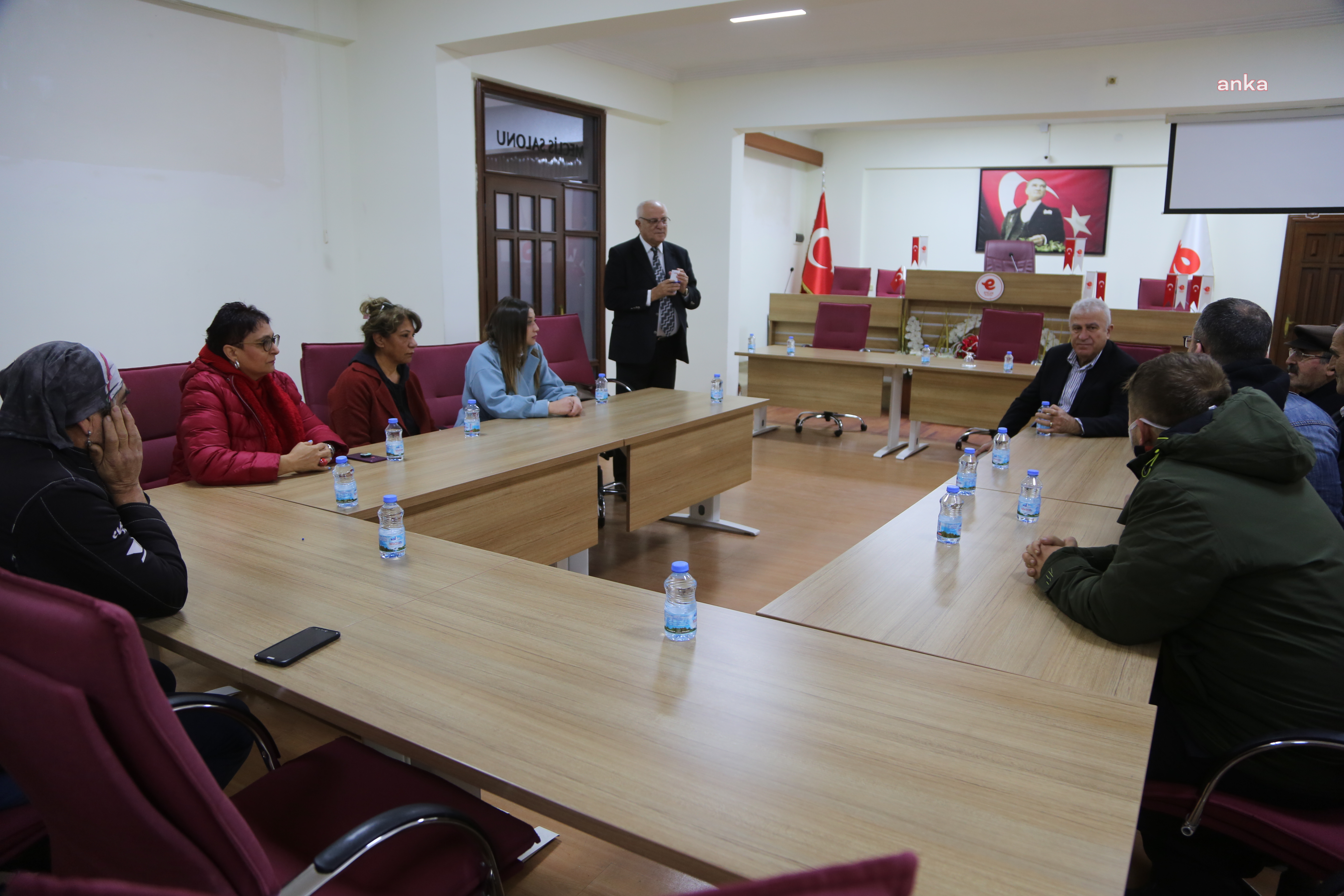 EFELER BELEDİYE BAŞKANI ATAY, ESNAFA VERDİĞİ SÖZÜ TUTTU: İKİNCİ EL PAZARI TAŞINDI