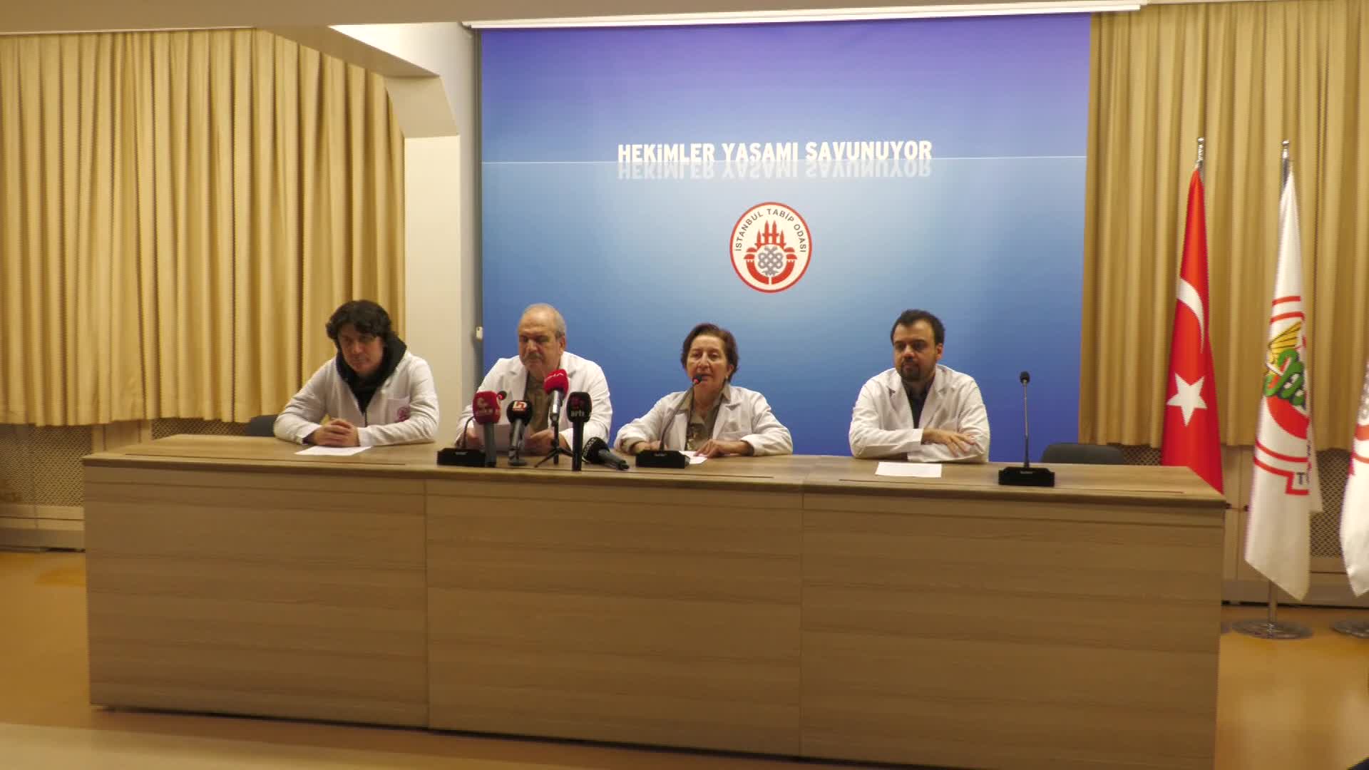 HEKİMLER, BAKAN KOCA’NIN KURUCUSU OLDUĞU HASTANENİN ÖNÜNDE İZİN VERİLMEYEN AÇIKLAMAYI İTO’DA YAPTI: “TEKELCİ SAĞLIK SERMAYESİNİN GERÇEK YÜZÜ, BU YÖNETMELİKLE BİR KEZ DAHA ORTAYA ÇIKTI”