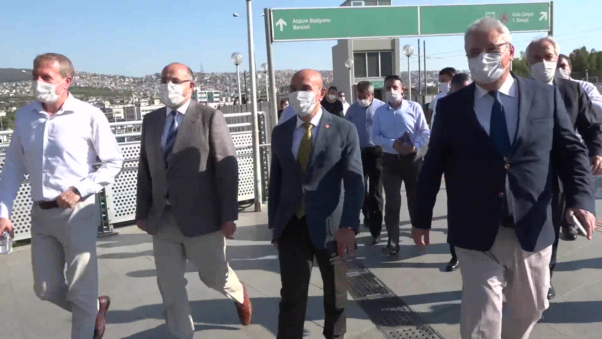 HALKAPINAR METRO İSTASYONU'NA DEV ÇİNİ PANO