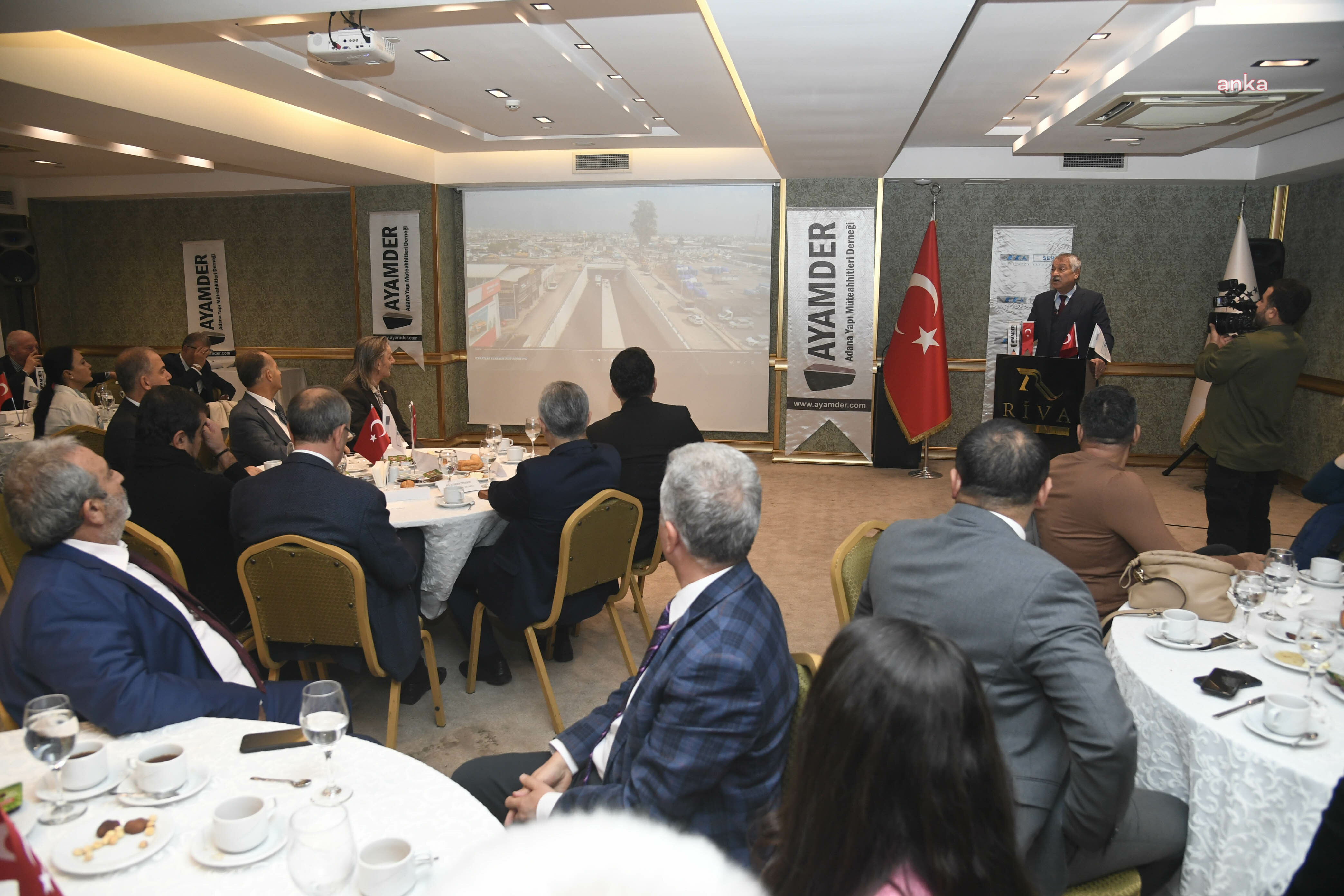ZEYDAN KARALAR, ADANALI MÜTEAHHİTLERLE BİR ARAYA GELDİ