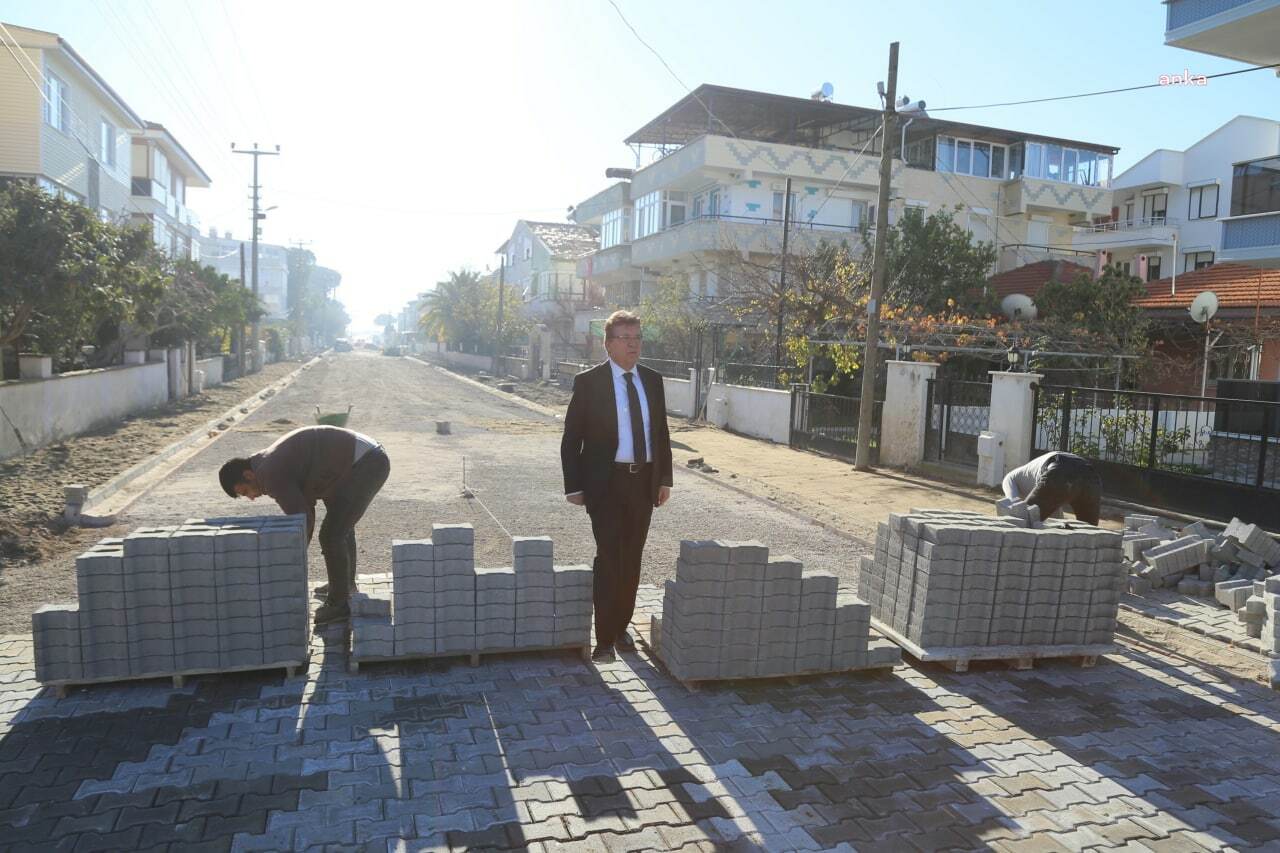 EDREMİT BELEDİYE BAŞKANI ARSLAN, YOL ÇALIŞMALARINI YERİNDE İNCELİYOR