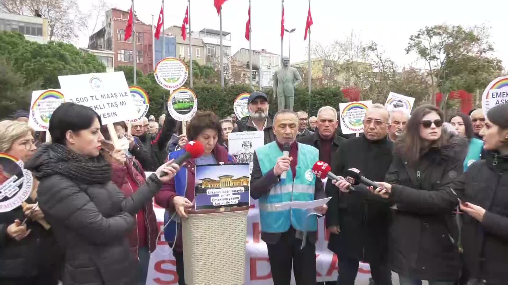 EMEKLİLERDEN 'MAAŞ ZAMMI' EYLEMİ: "EN DÜŞÜK EMEKLİ AYLIĞI 11 BİN 500 OLMALI"