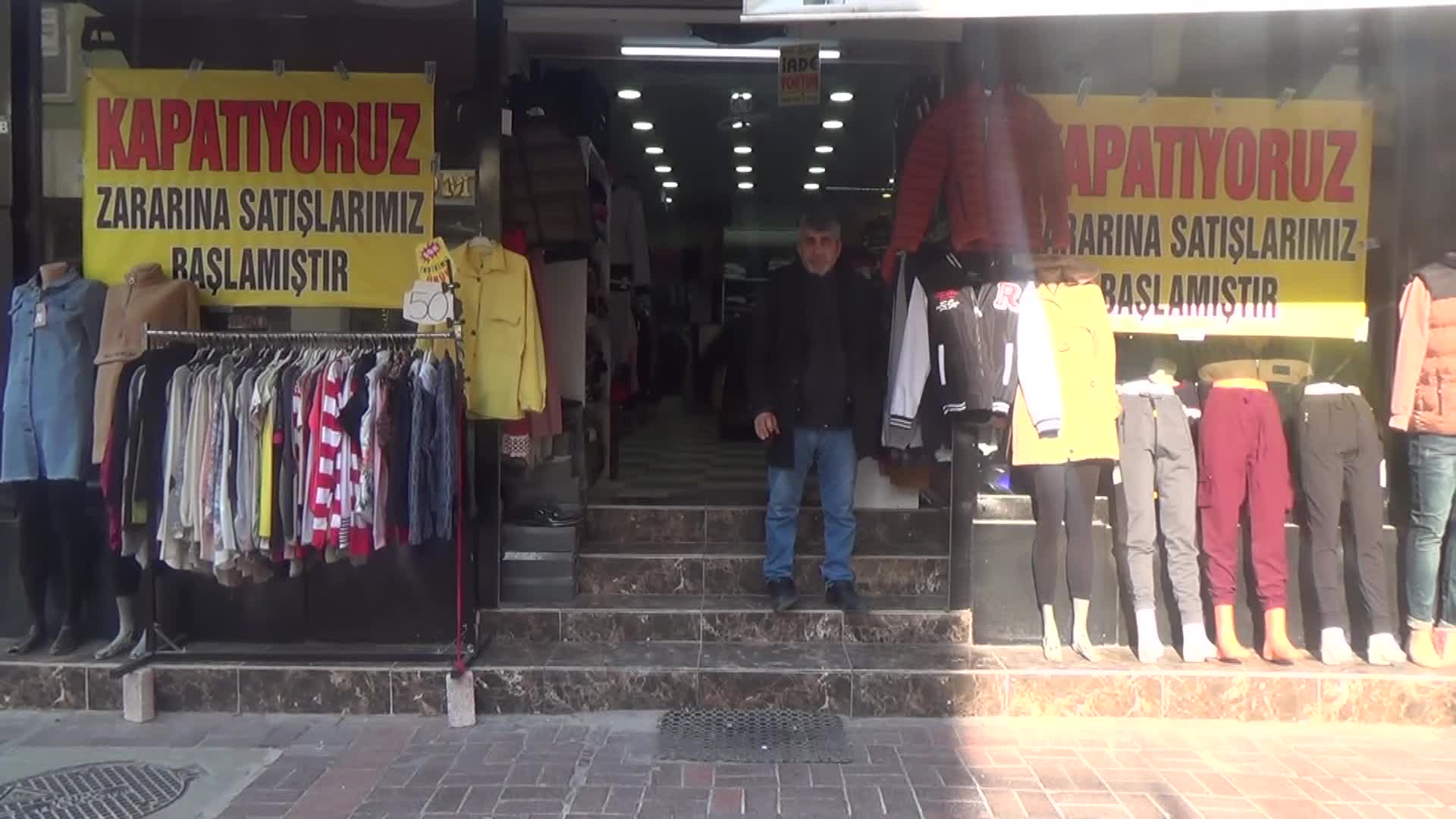 DİYANET VAKFI’NDAN KİRALADIĞI İŞ YERİNİN KİRASINI ÖDEYEMEYEN OSMANİYELİ ESNAF DÜKKANINI KAPATMA KARARI ALDI: "SAĞDAN SOLDAN BORÇ BULARAK ÖDEMEYE ÇALIŞTIM, BU SEFER DE YÜZDE 70 KİRA ARTIŞINA GİTTİLER”
