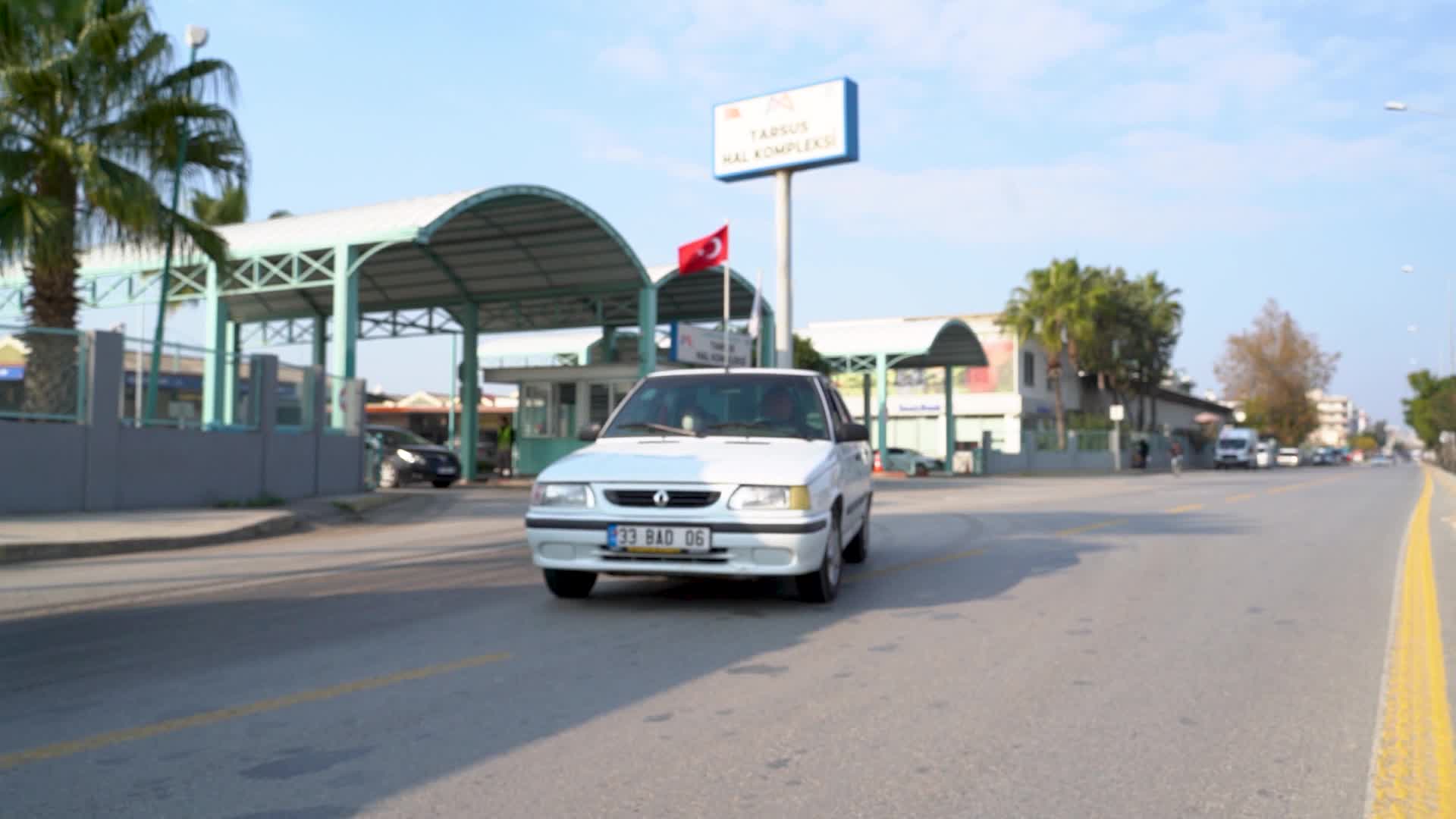 MERSİN BÜYÜKŞEHİR TARSUS HAL KOMPLEKSİ’NDE ÇALIŞMALARINA DEVAM EDİYOR