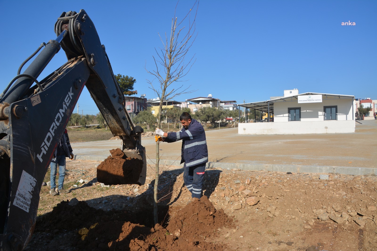 TORBALI BELEDİYESİ PEYZAJ ÇALIŞMALARINA DEVAM EDİYOR