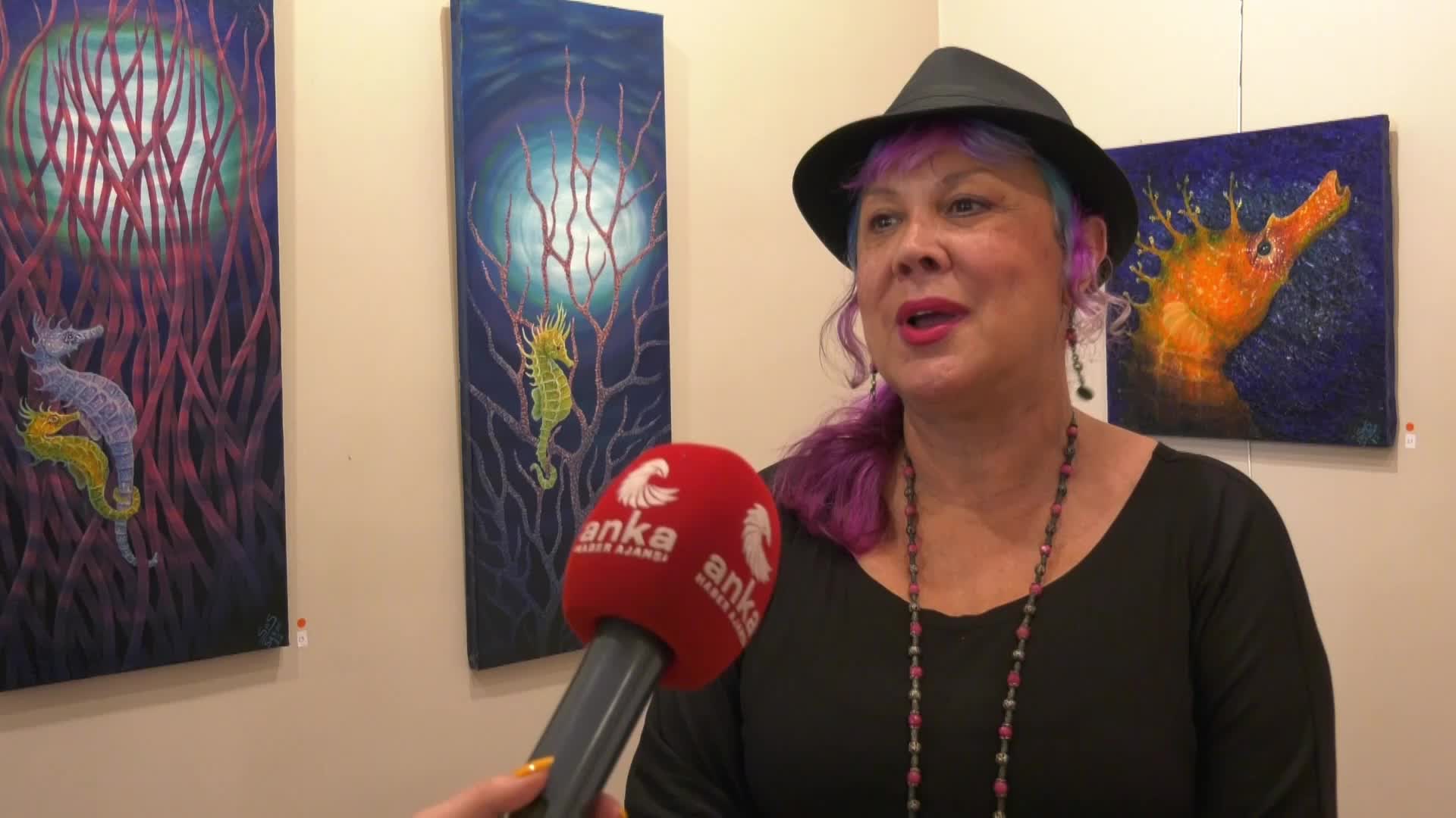 RESSAM SERAP SELÇUK ATABAŞ: "GENÇ RESSAMLAR MÜTHİŞLER. GURUR DUYUYORUM"