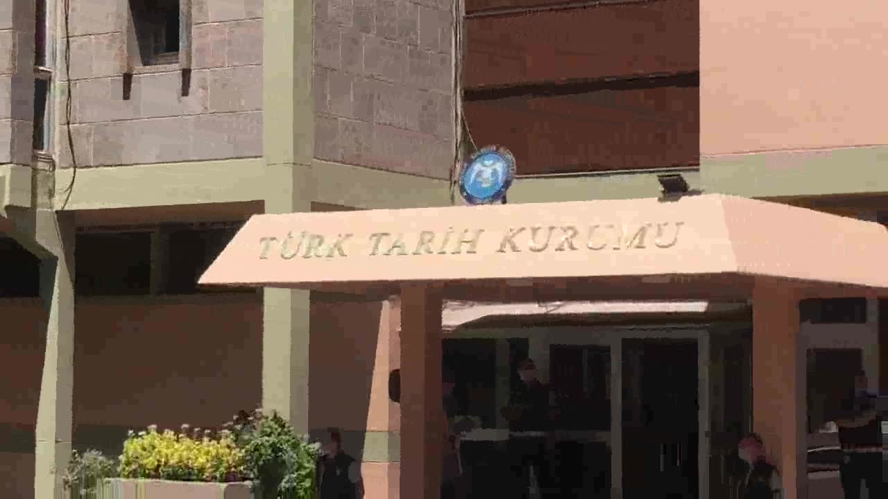 15 TEMMUZ GAZİLERİ, AHMET YARAMIŞ’I PROTESTO ETTİ: YARAMIŞ BİR YERLERE GÖZ MÜ KIRPIYOR?