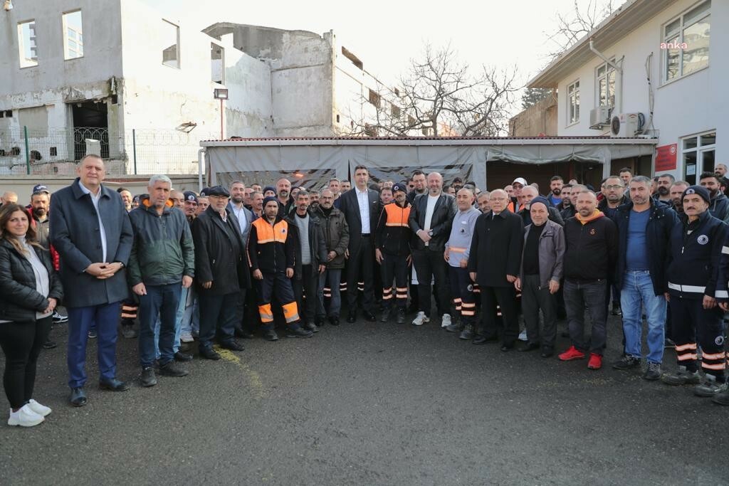 GÖKHAN YÜKSEL, KARTAL BELEDİYESİ PERSONELİNİN YENİ YILINI KUTLADI