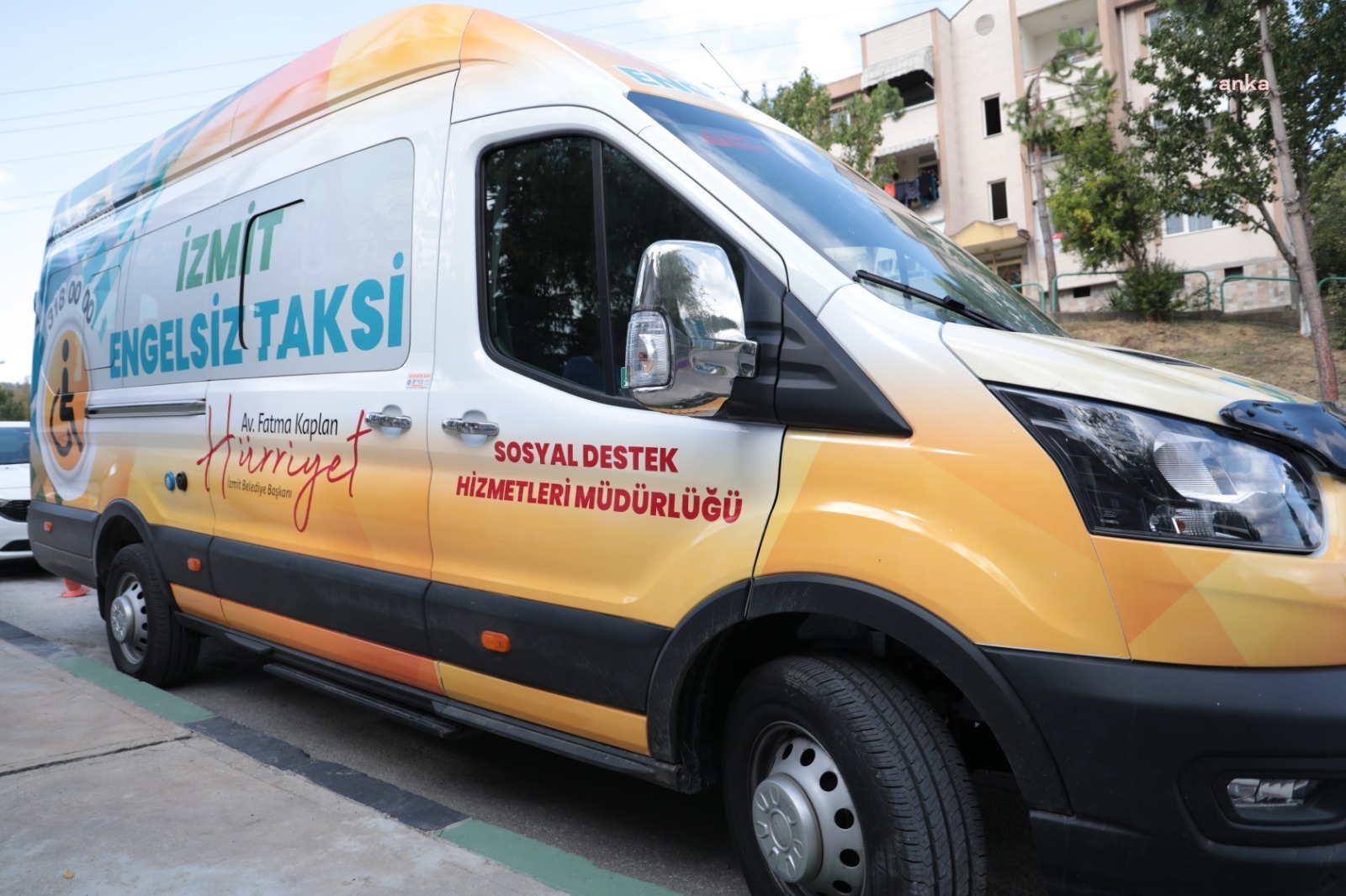 İZMİT BELEDİYESİ’NİN ‘ENGELSİZ TAKSİ’ PROJESİ 2022’DE YURTTAŞA HİZMET VERDİ