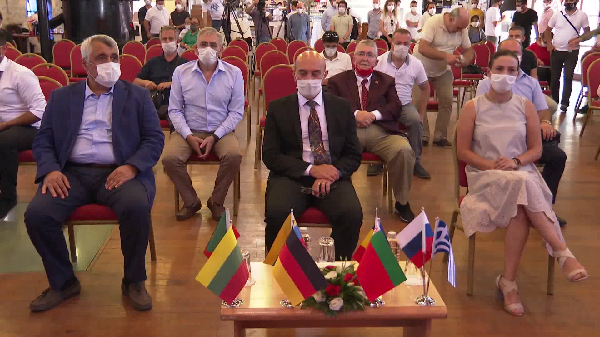 İZMİR'DE İKİ DEV ORGANİZASYON