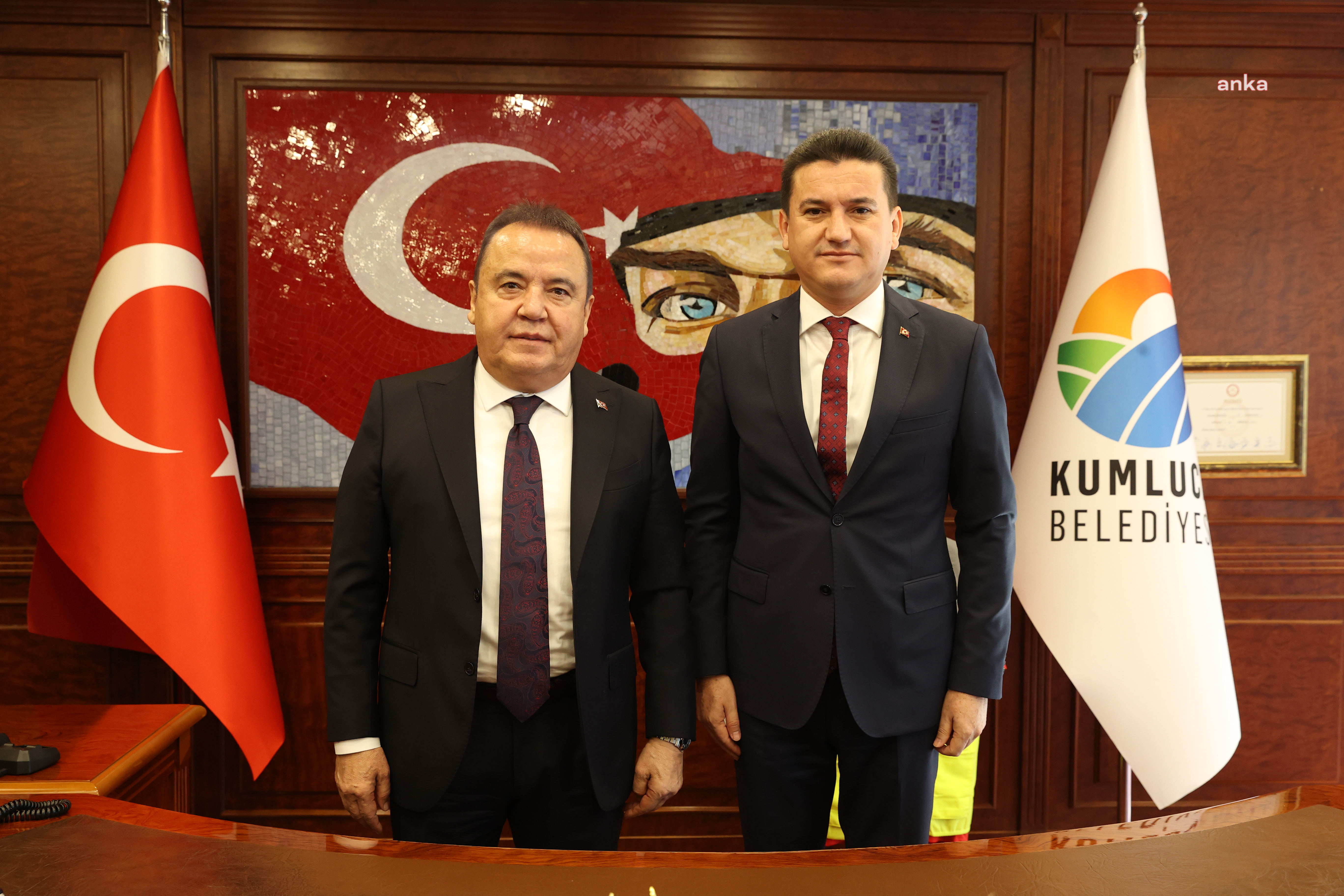 MUHİTTİN BÖCEK YENİ YILIN İLK İŞ GÜNÜNDE KUMLUCA'DAYDI