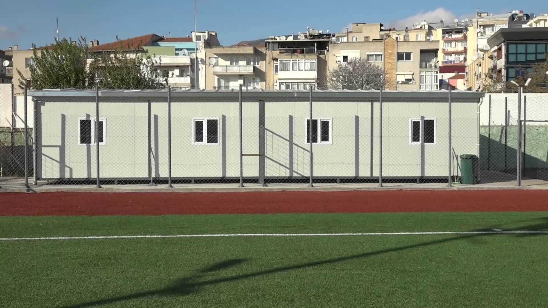 BORNOVA ŞEHİR STADI’NIN SOYUNMA ODALARI YENİLENDİ