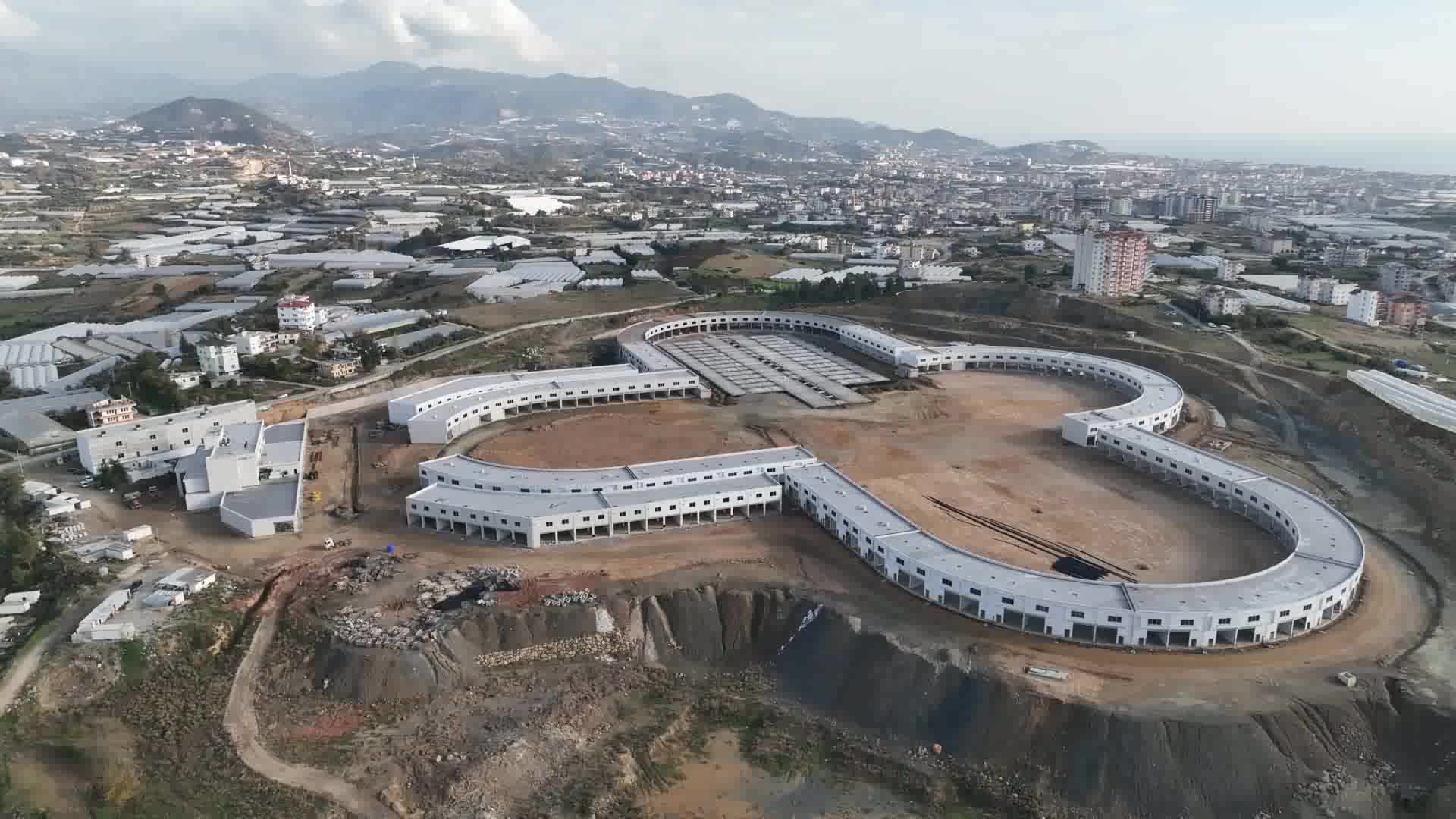 ALANYA TOPTANCI HALİ’NİN YÜZDE 91’İ TAMAMLANDI