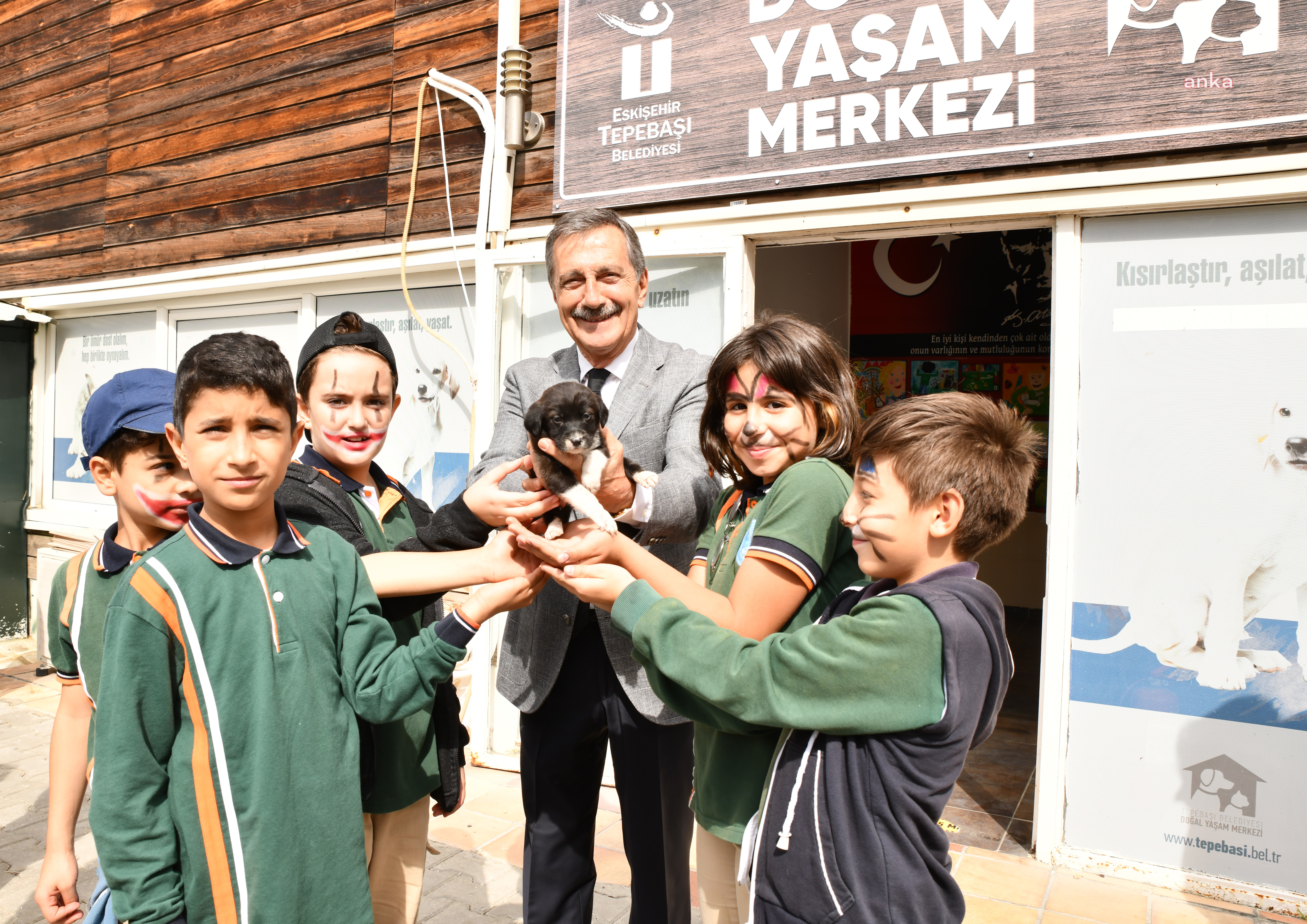 TEPEBAŞI BELEDİYESİ, 503 PATİLİ DOSTU DAHA SICAK YUVAYA KAVUŞTURDU