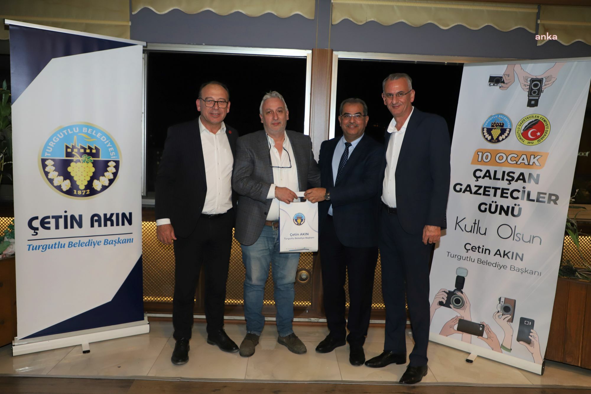 TURGUTLU BELEDİYESİ'NDEN 10 OCAK ÇALIŞAN GAZETECİLER GÜNÜ KUTLAMASI