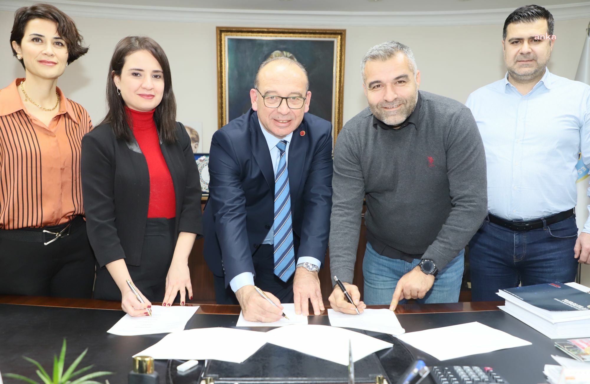 TURGUTLU BELEDİYESİ’NDEN ÇALIŞANLARININ SOSYAL DENGE TAZMİNATLARINA YÜZDE 59’LUK ARTIŞ