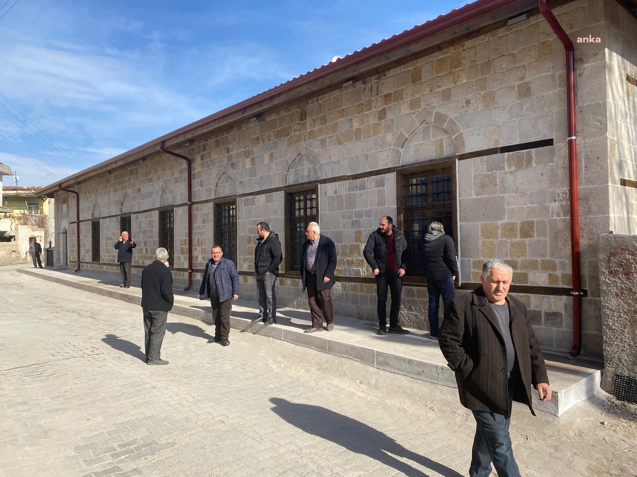 NİĞDE'DE GEÇEN HAFTA RESMİ TÖRENLE İBADETE AÇILAN 612 YILLIK 'BOR SULTAN ALAADDİN CAMİ' ÜÇ GÜNDÜR KAPALI