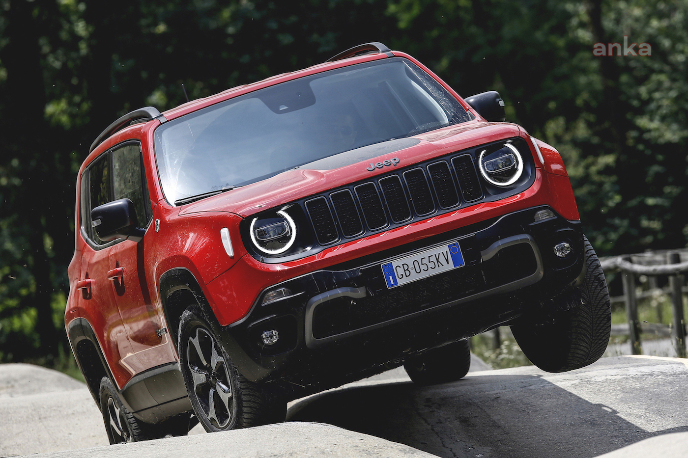 JEEP RENEGADE, ALTI YIL ÜST ÜSTE  ‘EN İYİ KOMPAKT SUV’ SEÇİLDİ