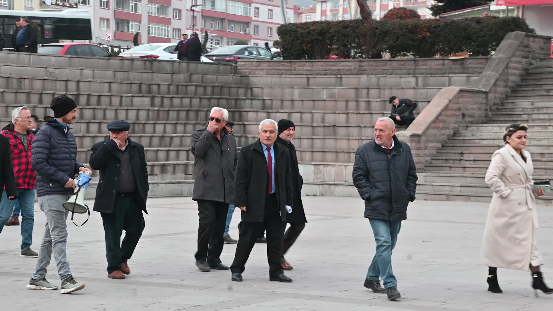 CHP, YOZGAT'TA MEMUR VE EMEKLİ MAAŞLARINA YAPILAN ZAMMI PROTESTO ETTİ