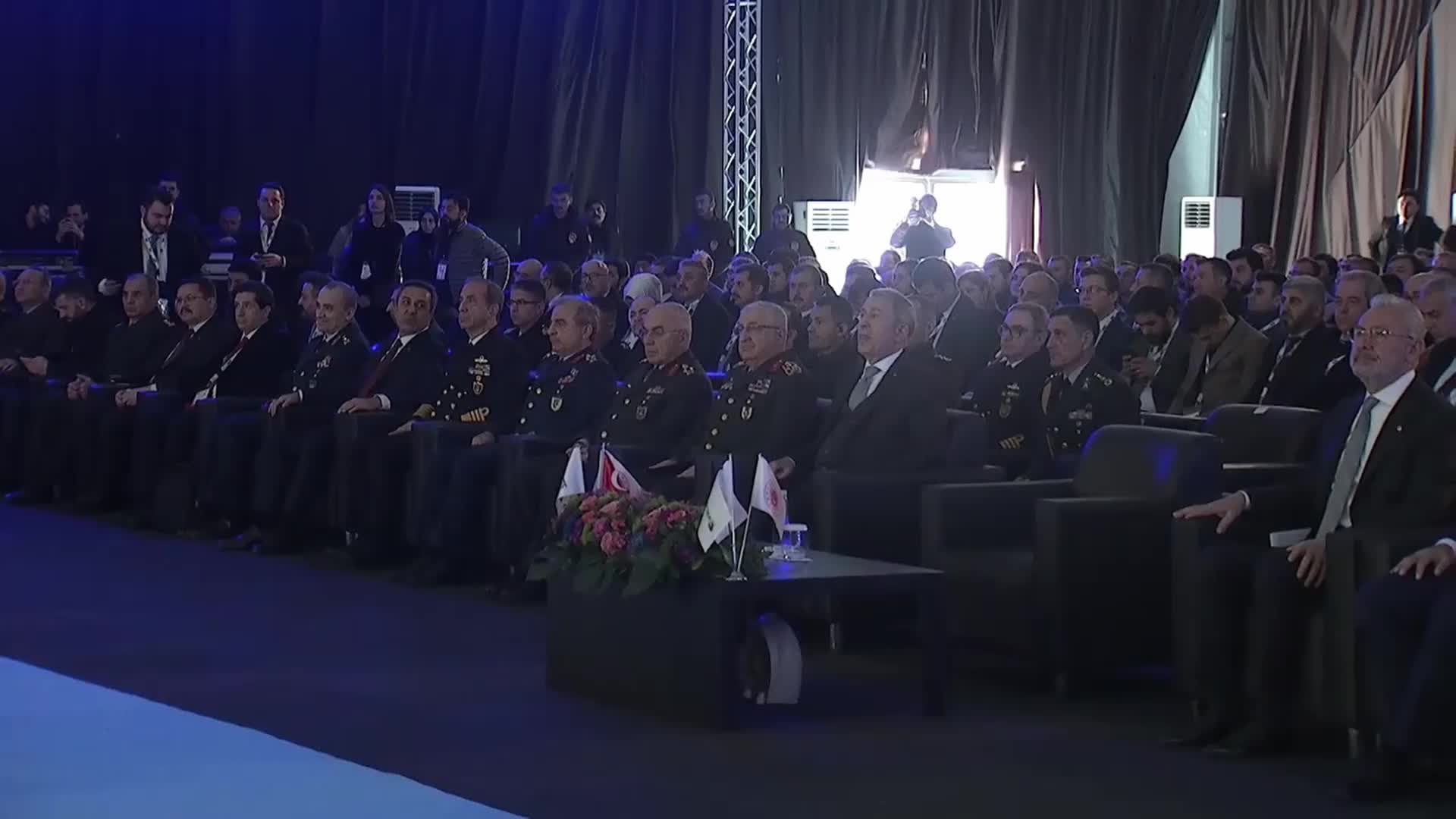 ERDOĞAN: “GÖREVE GELDİĞİMİZDE YÜZDE 20’Sİ MİLLİYDİ, AMA ŞİMDİ YÜZDE 80’İ MİLLİ OLAN BİR SAVUNMA SANAYİNE SAHİBİZ”