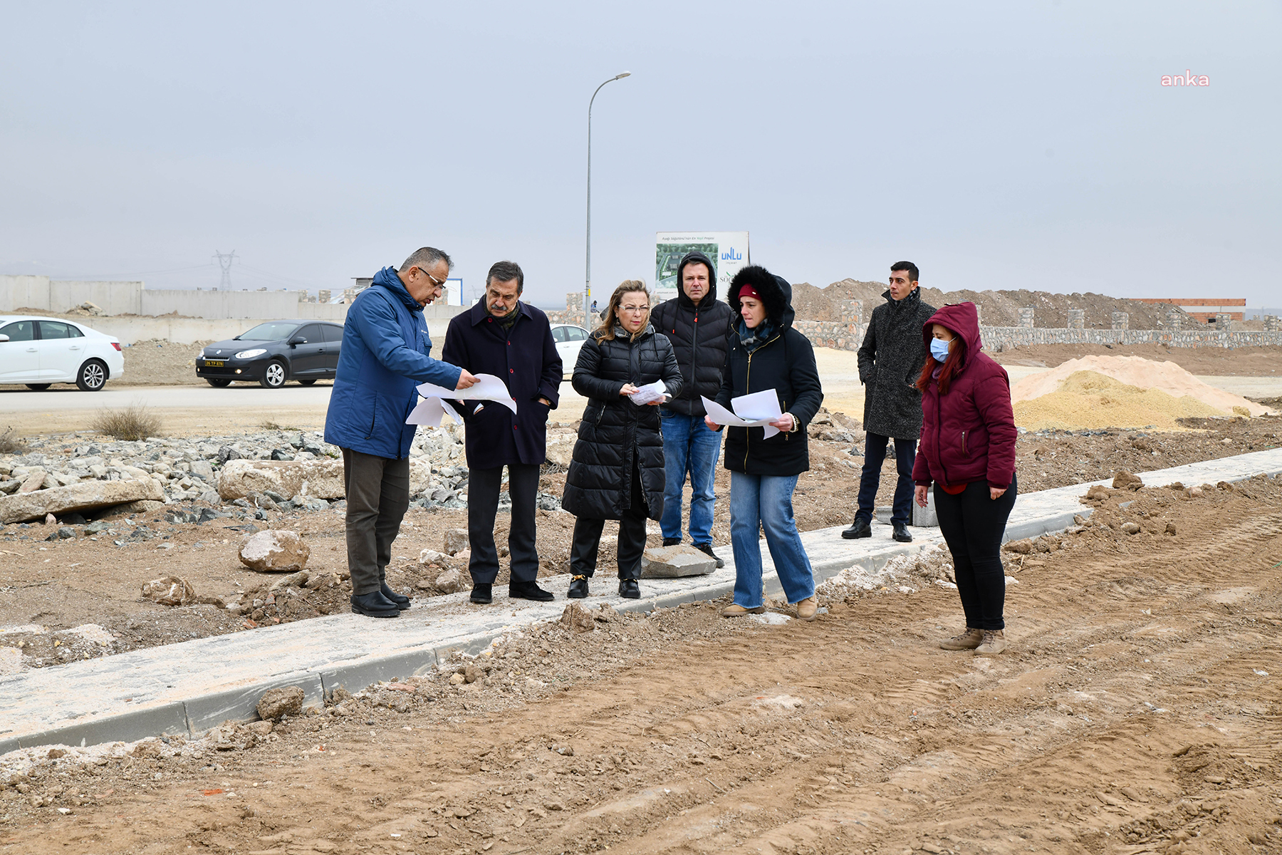 TEPEBAŞI BELEDİYE BAŞKANI ATAÇ, YAPIMI SÜREN PARKLARI İNCELEDİ