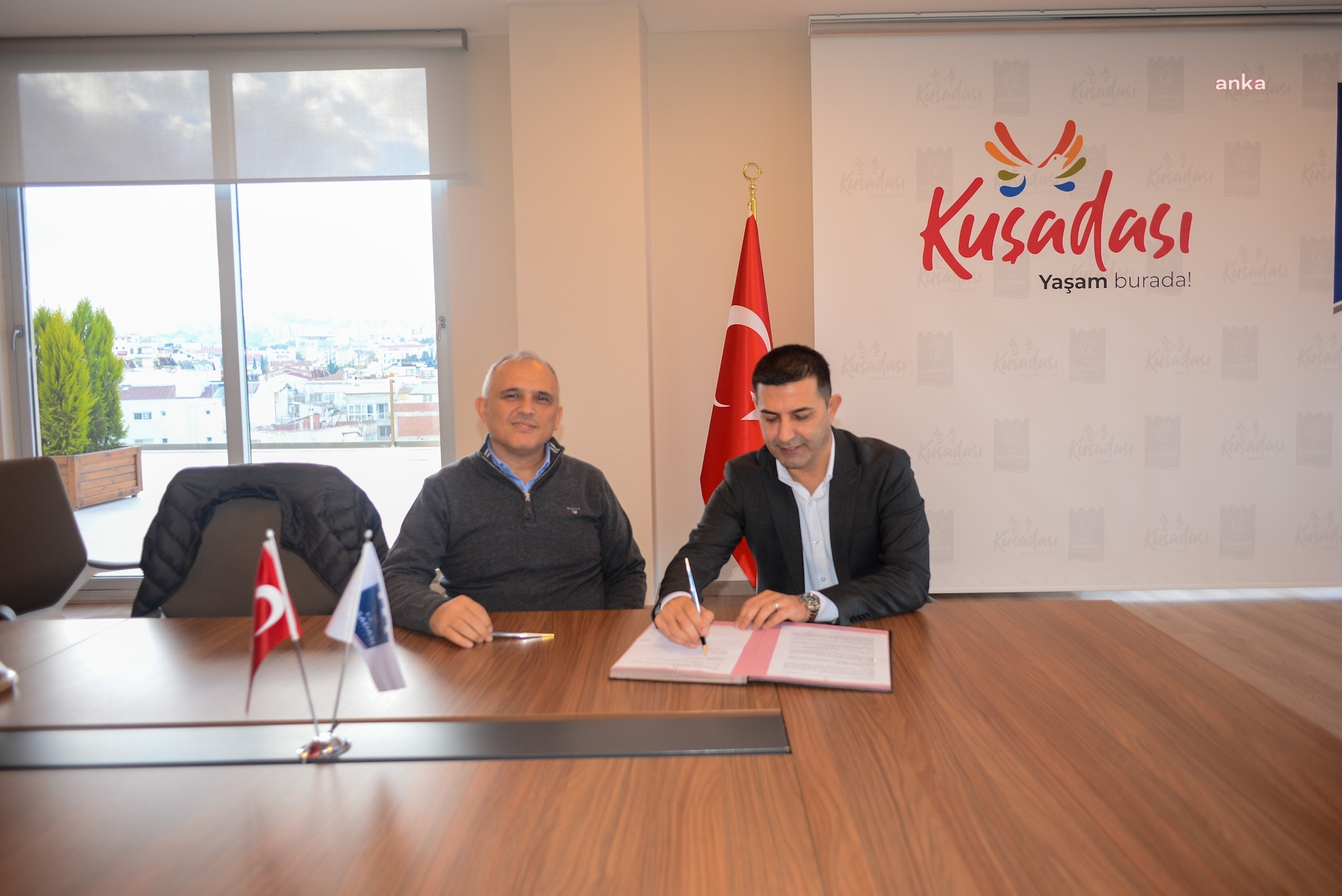KUŞADASI’NDA OTİZM MERKEZİNE HAYIRSEVER DESTEĞİ