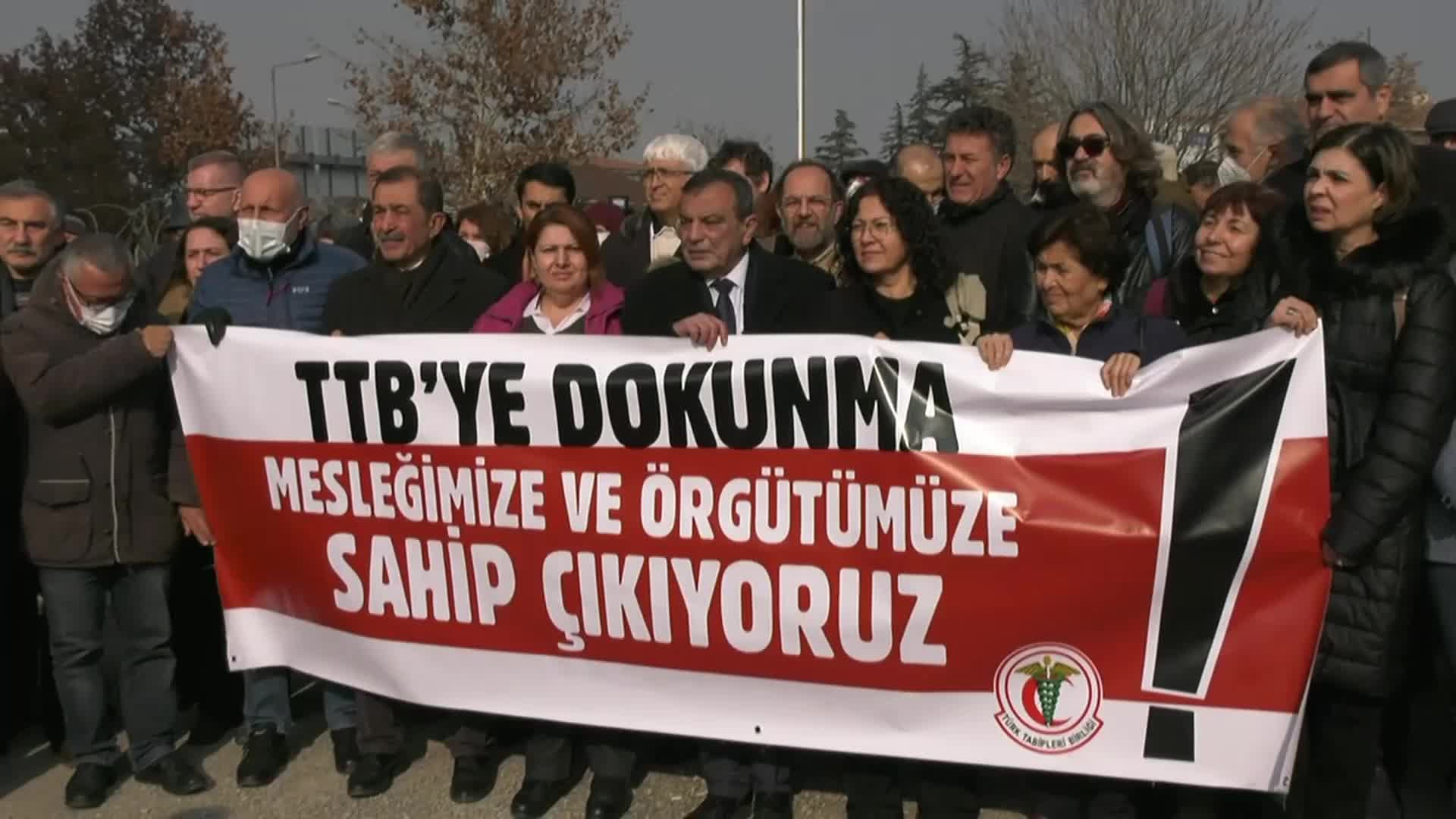TTB GENEL SEKRETERİ VEDAT BULUT: “TTB MERKEZ KONSEYİ TÜM BASKILARA RAĞMEN BİLİMSEL DOĞRULARI SAVUNMAYA DEVAM EDECEKTİR”