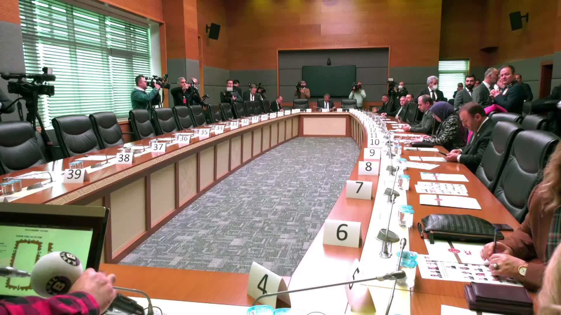 CHP, HDP VE İYİ PARTİ’NİN KATILMADIĞI KARMA KOMİSYONDA, DOKUNULMAZLIK FEZLEKELERİYLE İLGİLİ HAZIRLIK KOMİSYONU KURULDU