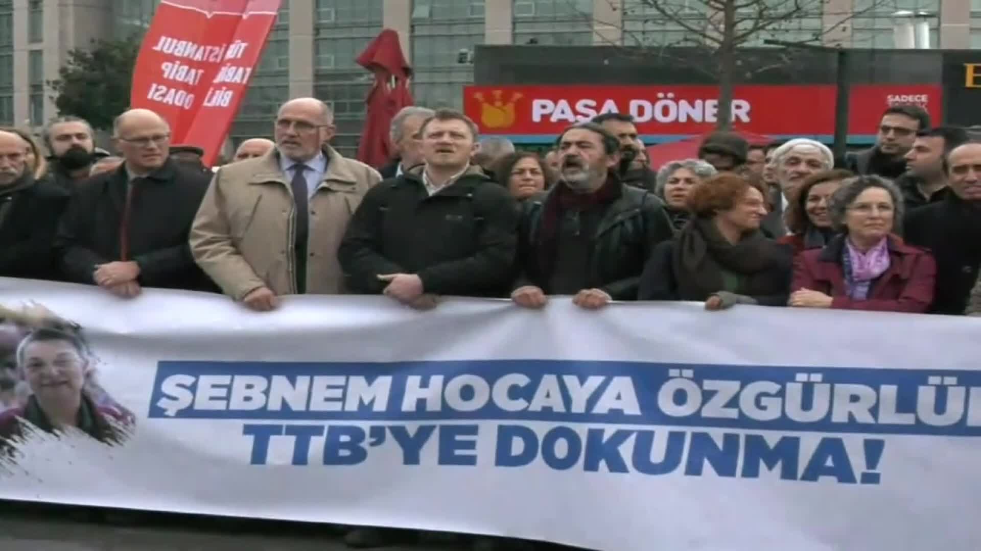 TTB'DEN FİNCANCI'YA VERİLEN CEZAYA TEPKİ: "BİZLERİN AKLINDA VE VİCDANINDA BU CEZA YOK HÜKMÜNDEDİR"