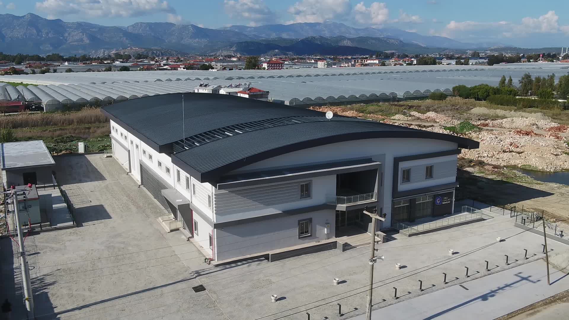 ANTALYA BÜYÜKŞEHİR, ‘OVA KAPALI SPOR SALONU PROJESİ’Nİ TAMAMLADI