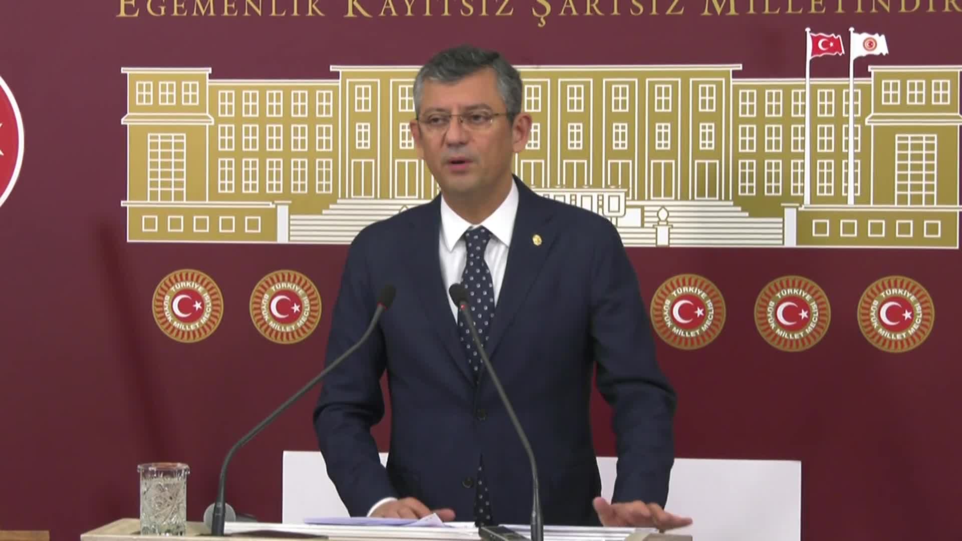 CHP'Lİ ÖZEL, BAKAN SOYLU'NUN DANIŞMANI EMİN ŞEN'İN DOSYASINI AÇTI; EMNİYET VE JANDARMA'NIN RESMİ HESAPLARINI GÖSTERDİ...: "EMİNİMSİ’NİN ARKA CEBİNDE GEZİYOR BU HESAPLAR"