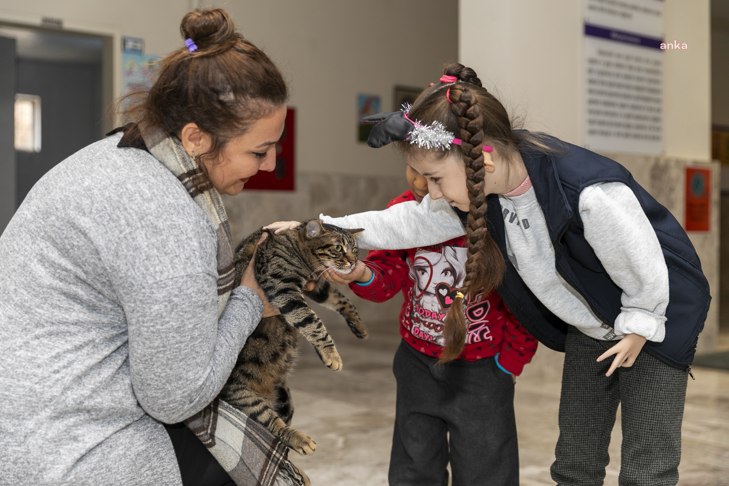 MERSİN BÜYÜKŞEHİR'DEN MİNİK ELA’YA ‘KEDİ EVİ’ SÜRPRİZİ