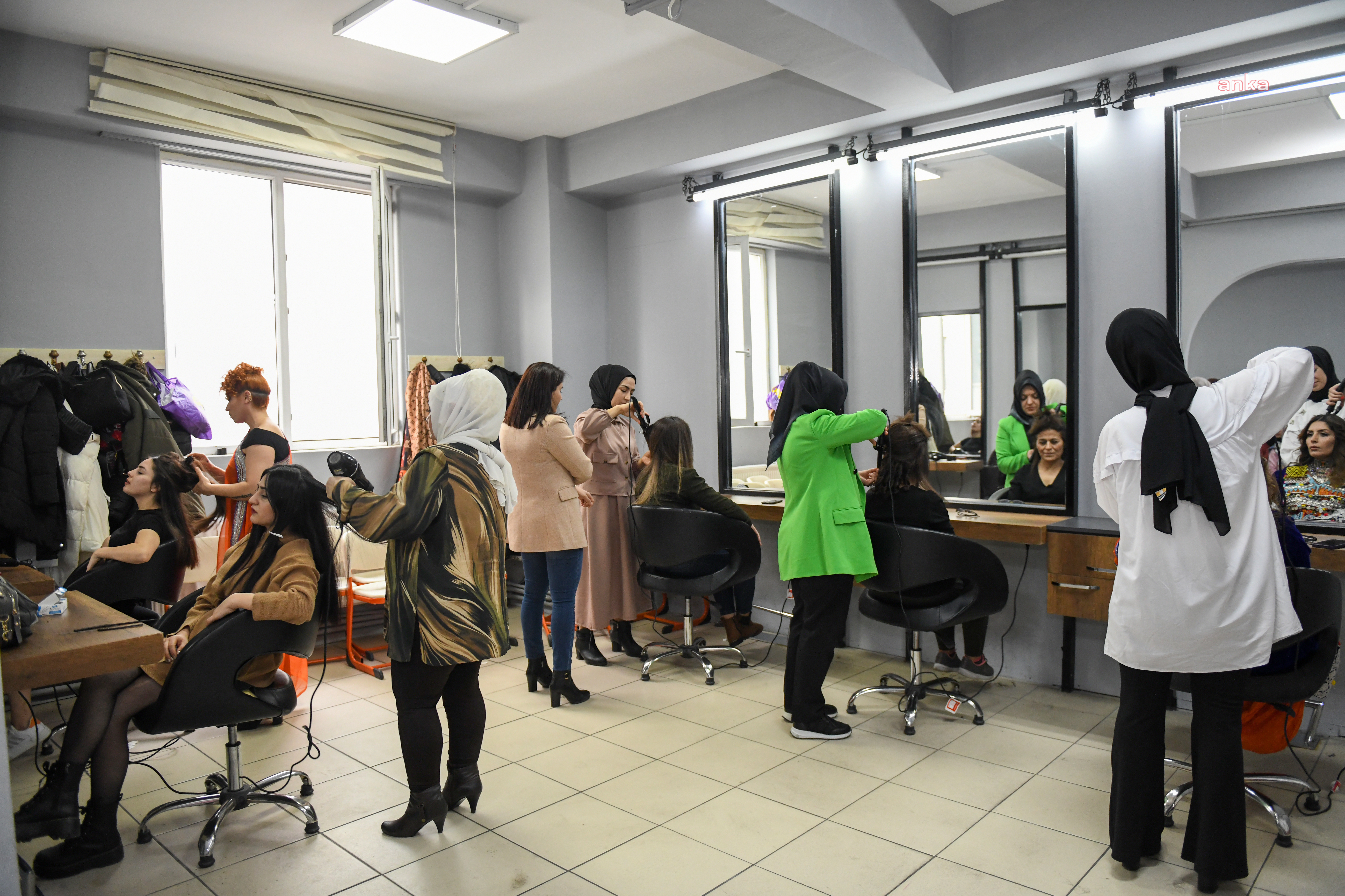 ESENYURT BELEDİYESİ’NİN KUAFÖRLÜK KURSLARINA HAFTA SONU EĞİTİMLERİ DE EKLENDİ