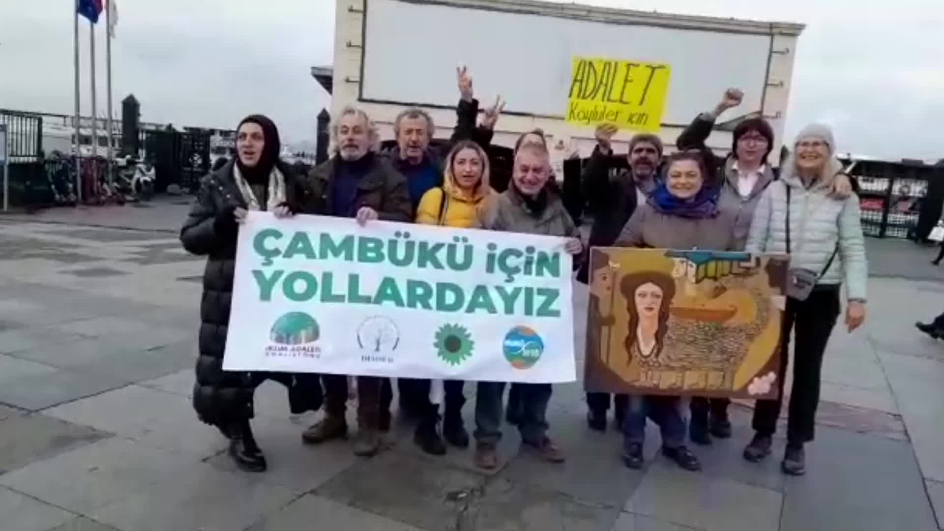 ÇAMBÜKÜ KÖYÜNDE MERA ALANLARI İÇİN DİRENEN KÖYLÜLERE İSTANBUL’DAN DESTEK GELDİ, BİR SAATTE 500 İMZA TOPLANDI