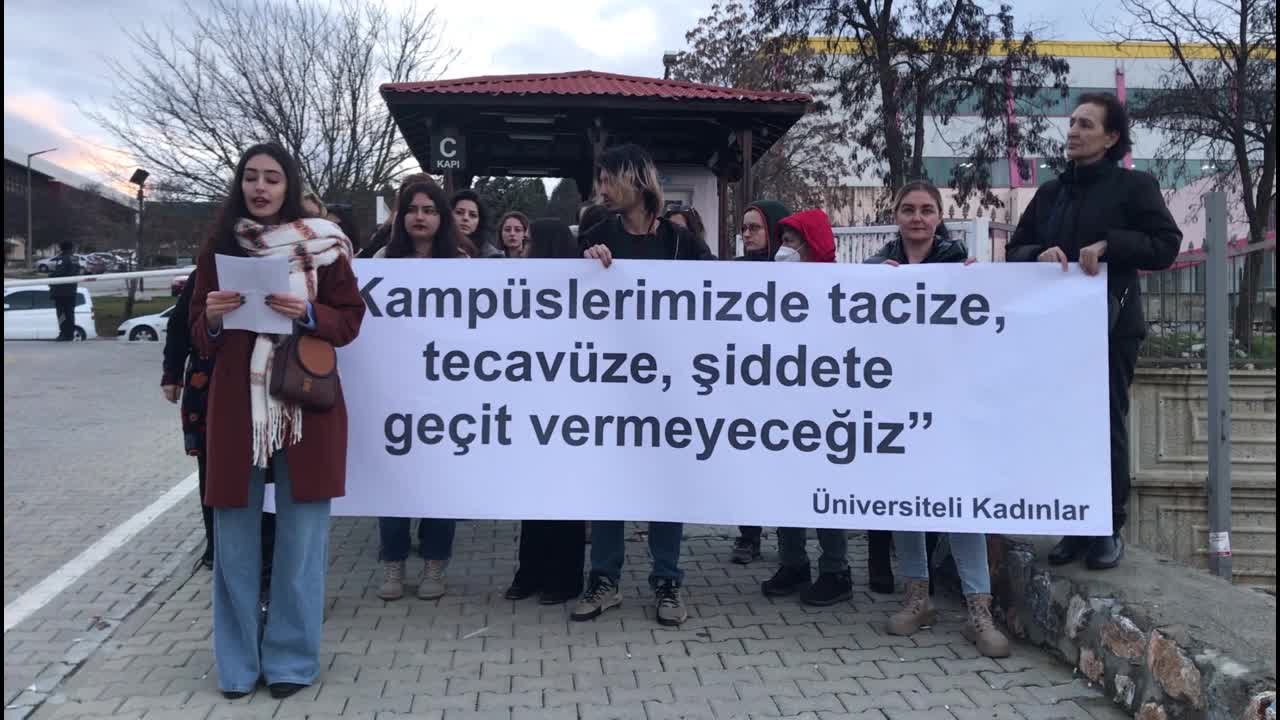 MUĞLA'DA ÜNİVERSİTELİ KADINLAR: "KAMPÜSLERİMİZDE TACİZE, ŞİDDETE GEÇİT VERMEYECEĞİZ"