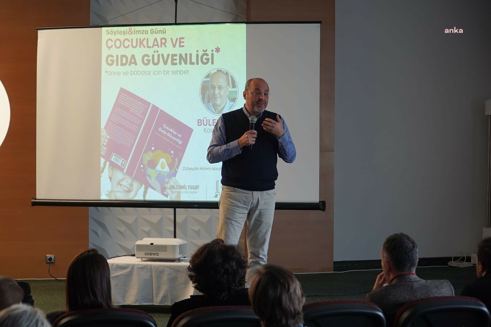 KARŞIYAKA’DA BÜLENT ŞIK İLE 'ÇOCUKLAR VE GIDA GÜVENLİĞİ' SÖYLEŞİSİ