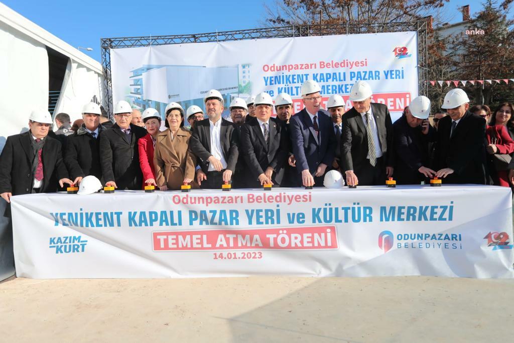ODUNPAZARI’NDA YENİKENT KAPALI PAZAR YERİ VE KÜLTÜR  MERKEZİ’NİN TEMELİ ATILDI