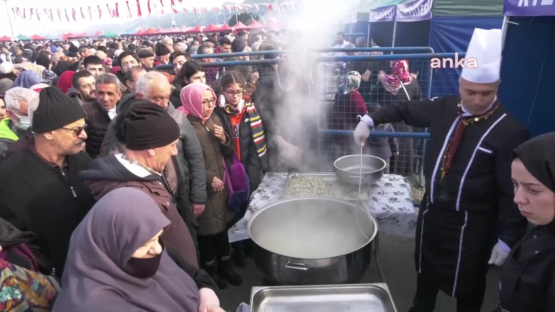 RİZE'DE HAMSİ FESTİVALİNDE 2,5 TON HAMSİ 3 SAATTE TÜKENDİ