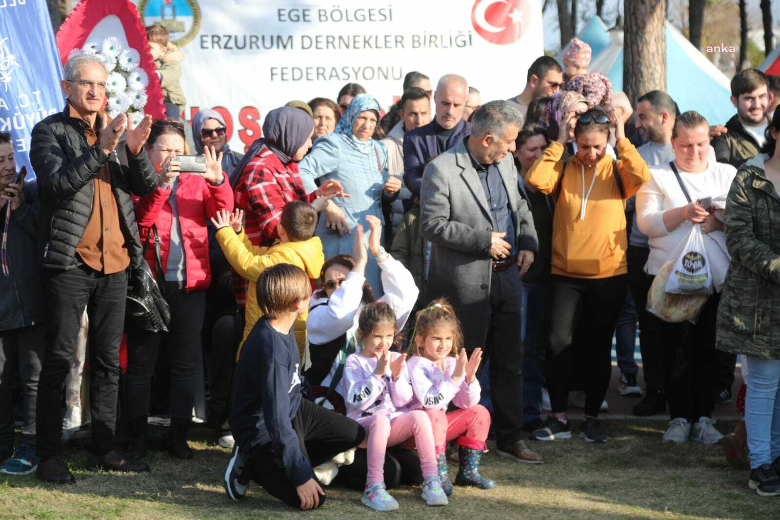 AYDIN TEKSTİL PARK'TA KADIN MEHTERAN TAKIMI GÖSTERİ YAPTI