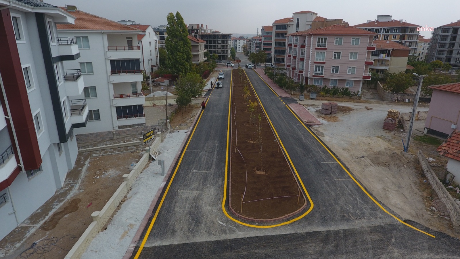 KIRŞEHİR BELEDİYESİ’NDEN ALTYAPI ÇALIŞMALARI KAPSAMINDA SICAK ASFALT SERİMİ