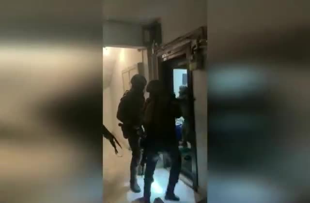 HALİÇ KÖPRÜSÜ'NDEKİ SİLAHLI ÇATIŞMAYLA İLGİLİ 7 GÖZALTI: EV HAPSİNDE OLMASI GEREKİYORDU, ÇATIŞMADAN ÇIKTI