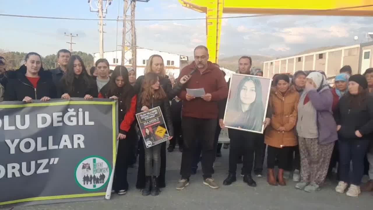 MUĞLA'DA VATANDAŞLAR LİSE ÖĞRENCİSİ SILA'NIN HAYATINI KAYBETTİĞİ YOLDA EYLEM YAPTI